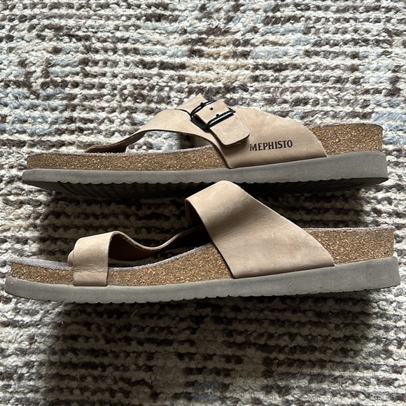 Mephisto Helen Sandals Beige Leather Sz 40 US 9.5 - 10 EUC - Picture 4 of 7
